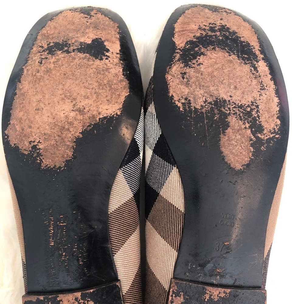Beautiful Burberry flats! - Picture 4 of 5